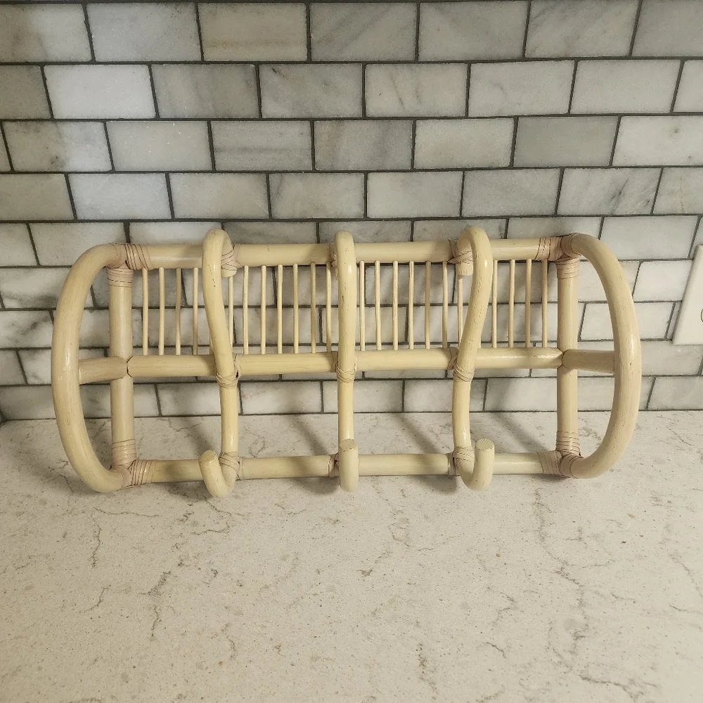 Vtg. mid century modern bent wood bamboo rattan hat rack wall hanging coat rack